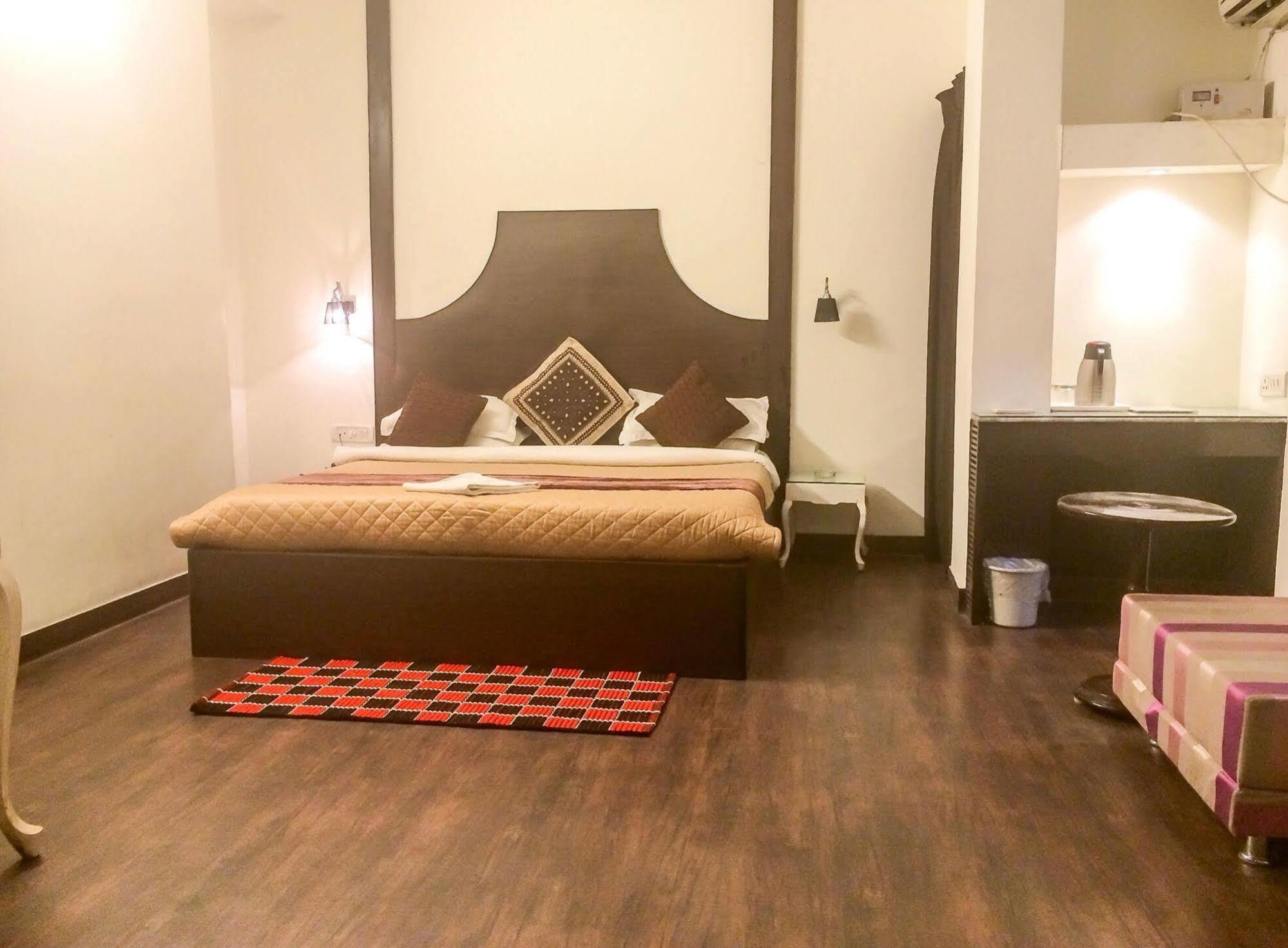 Itsy Hotels Banana Boutique Váránasí Exteriér fotografie